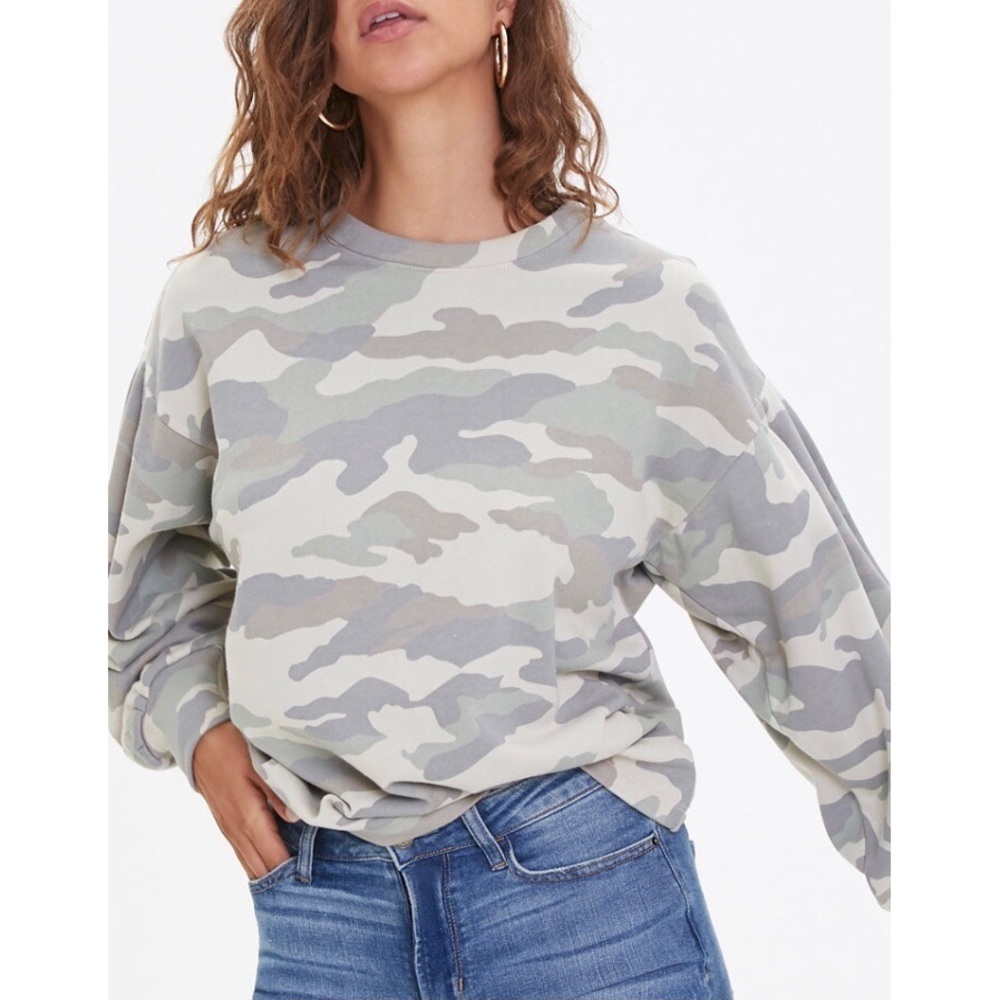 Forever21 Slightly cropped Green Camo Sweatshirt - Picture 3 of 4